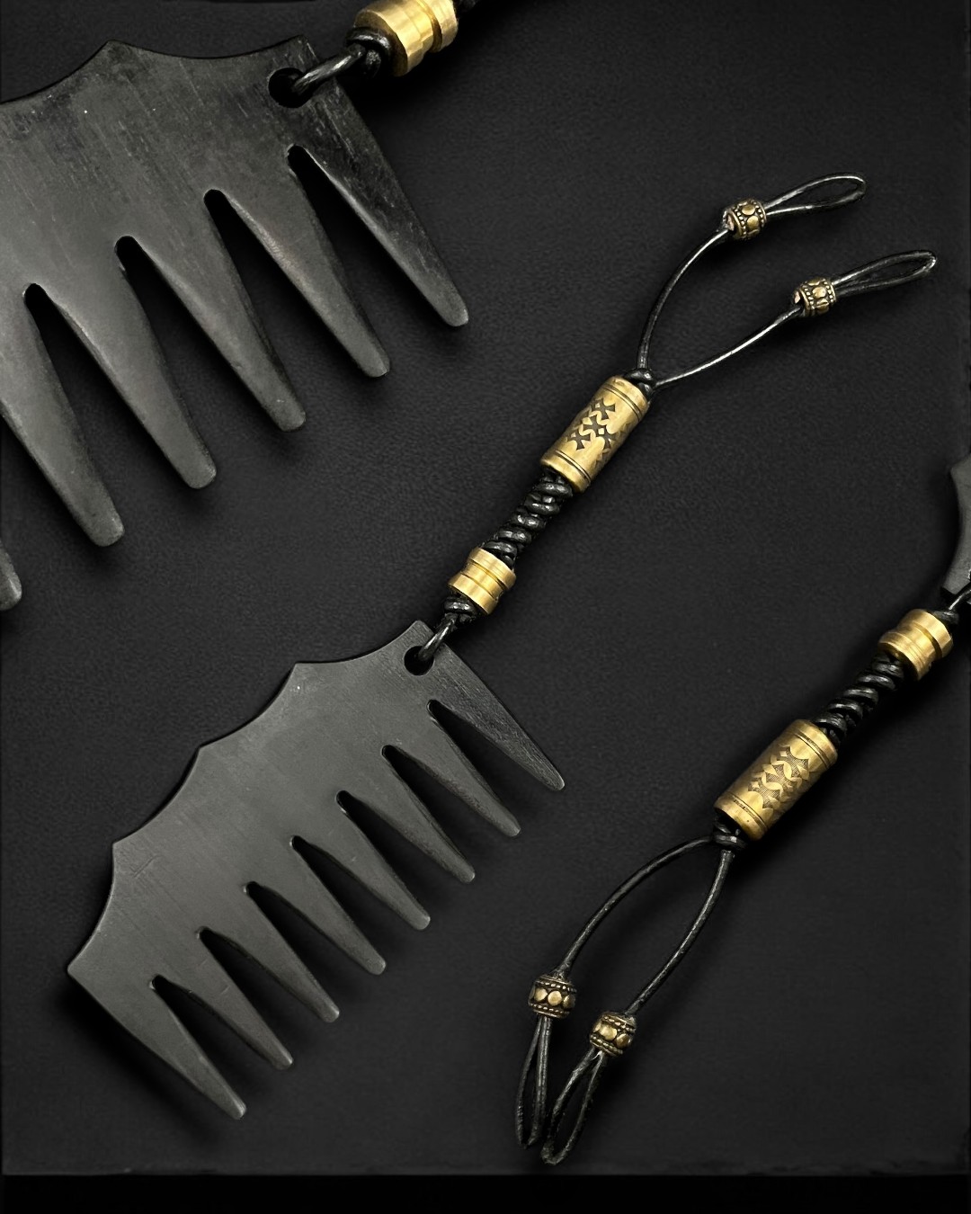Onyx Comb